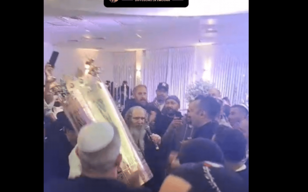 Magnifique Ahnassat Sefer Torah avec Rav Arouch